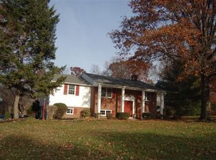 90 E Rambler Dr, Holland, PA