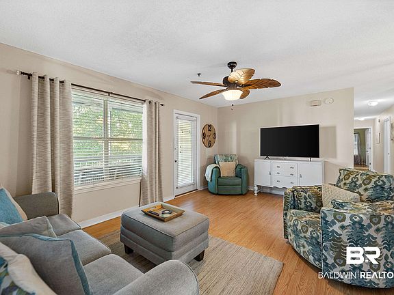 4th image of 2200 W 2nd St #202-E
