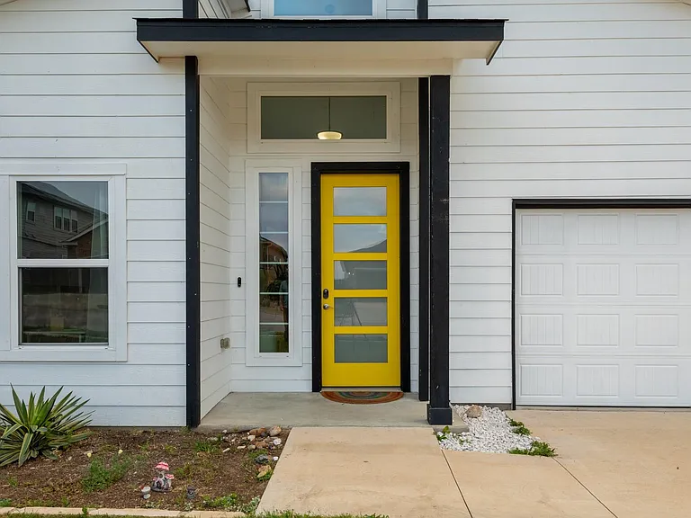 16512 Fetching Ave — Photo 2