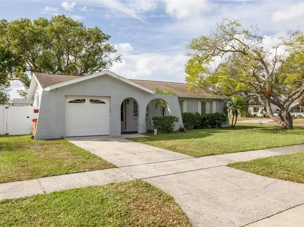 12520 Cumberland Dr, Largo, FL 33773
