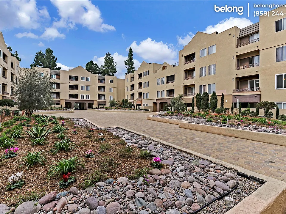 8889 Caminito Plaza Centro #7332