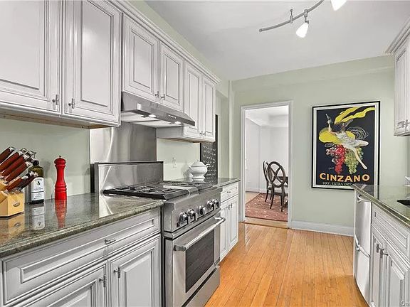 2nd image of 2711 Henry Hudson Pkwy W #6G
