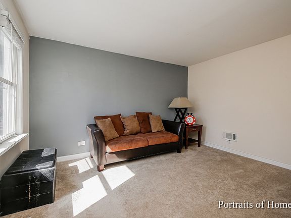 2nd image of 10438 W Palmer Ave