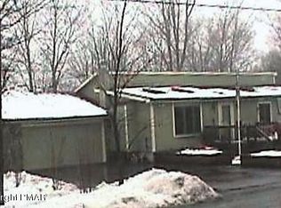 193 Ridgeview Dr, Lake Ariel, PA 18436