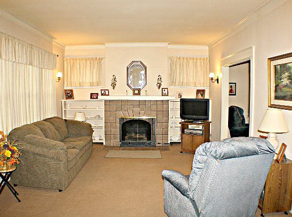 2nd image of 1716 Hutchins St