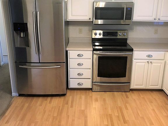 Kitchen, stainless steel appliances