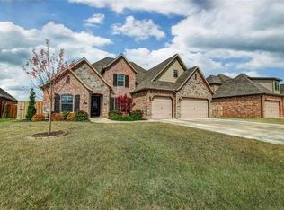 6218 S 29th St, Rogers, AR 72758