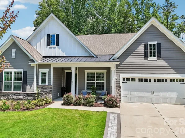 5408 Chegall Crossing Way, Mount Holly, NC 28120