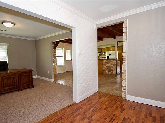 3rd image of 131 Park Dr