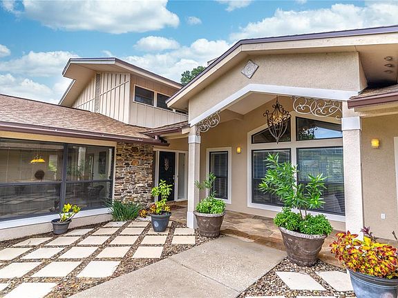3rd image of 2924 Porto Bello Ave