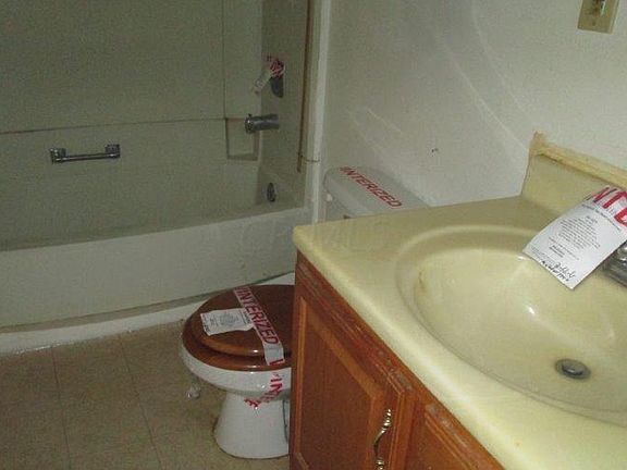 5th image of 3784 Farm Brook Ln