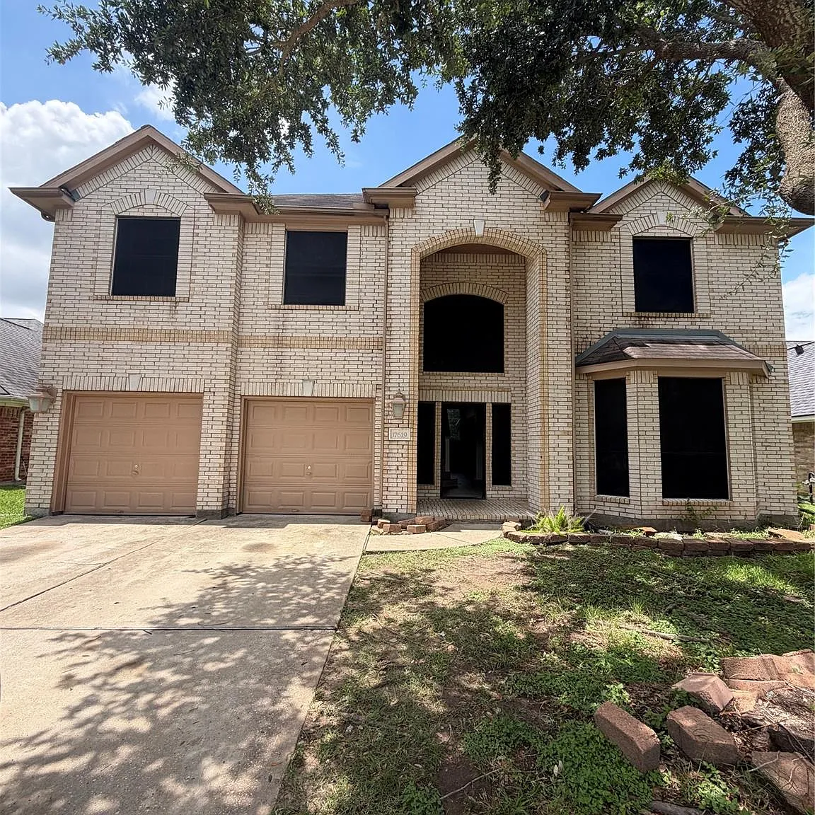 6 bed, 3.5 bath, 3938 sqft, $3,600 — Photo 3