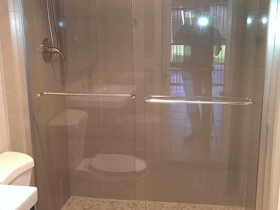 2nd image of 220 Lakeview Dr APT 110