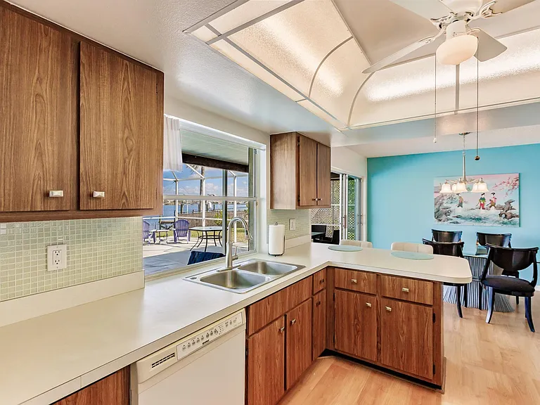 Kitchen friendly to entertaining and participating