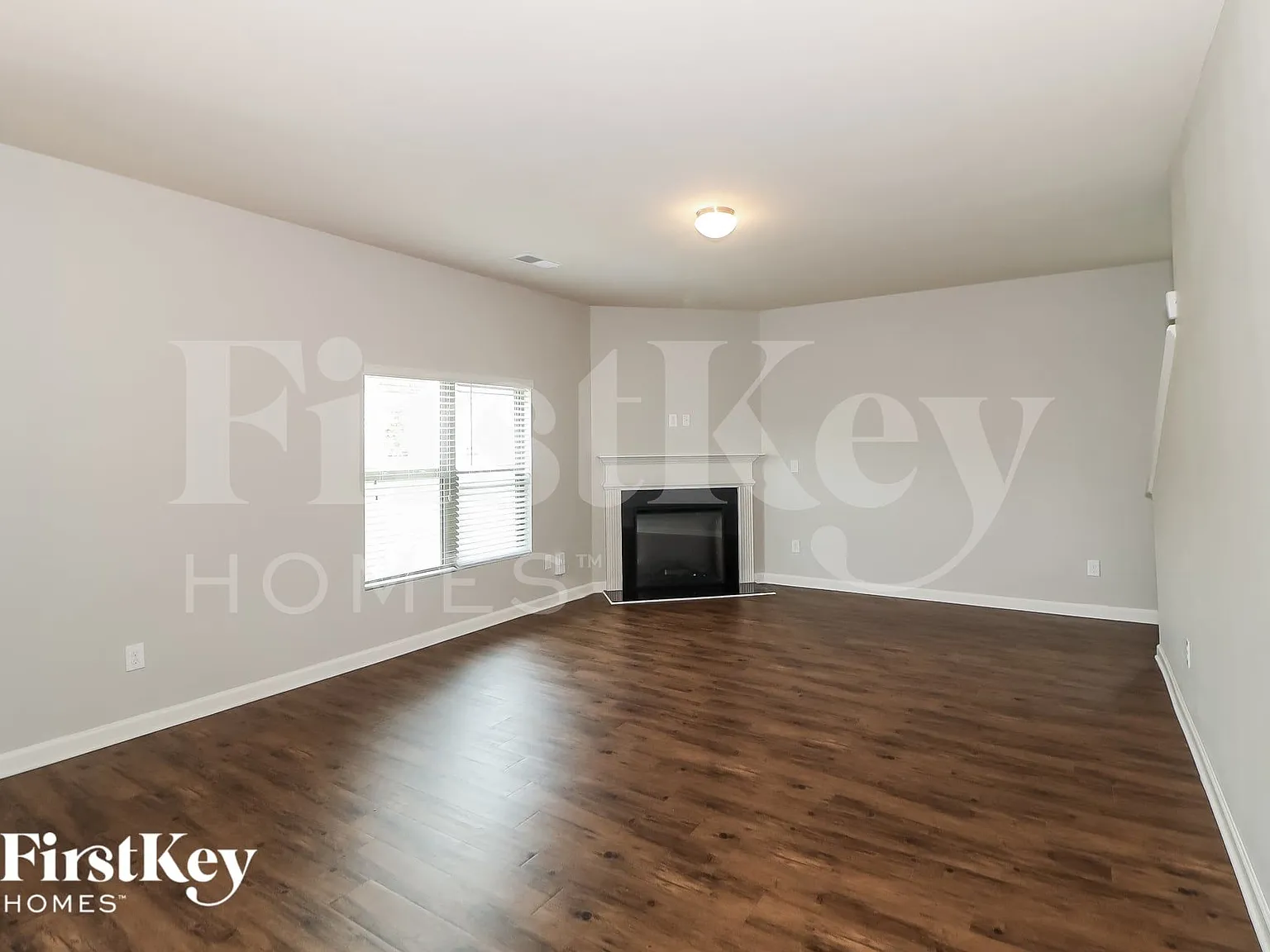 4 bed, 2.5 bath, 2416 sqft, $2,705 — Photo 4