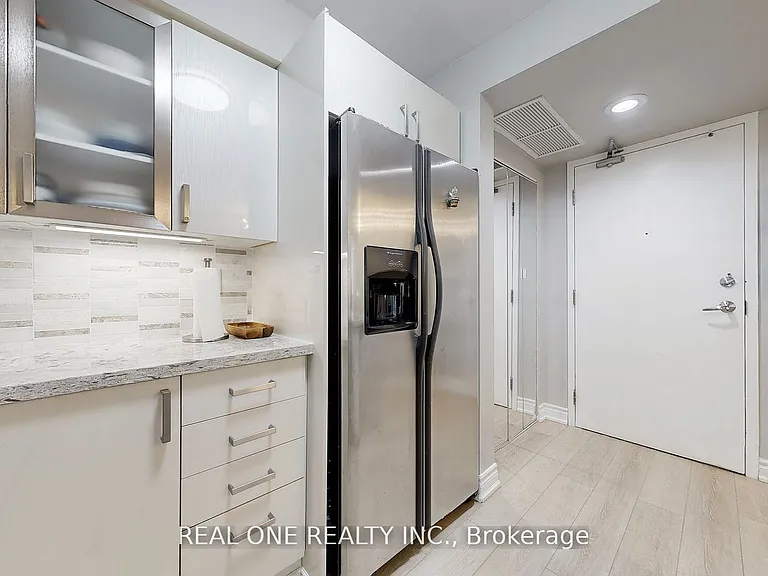153 Beecroft Rd #501 — Photo 11
