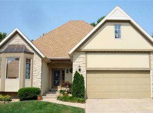 1133 S Carriage Ave, Springfield, MO 65809