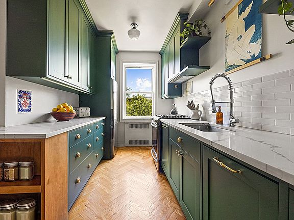 2nd image of 280 Ocean Pkwy APT 5L