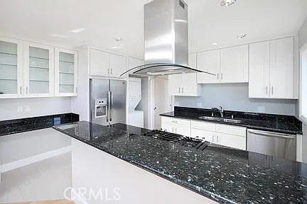 645 Glenneyre St #A — Photo 2