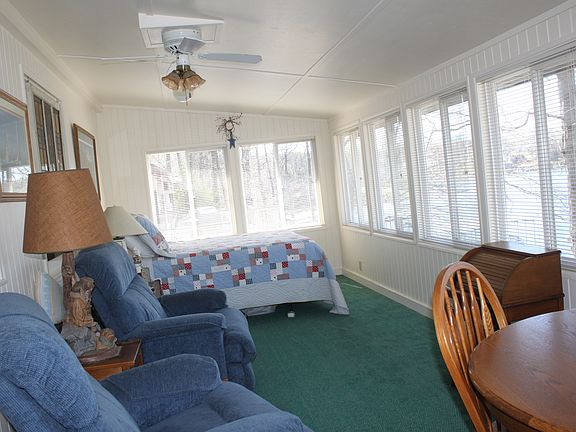 3rd image of 455 Cedar Ln