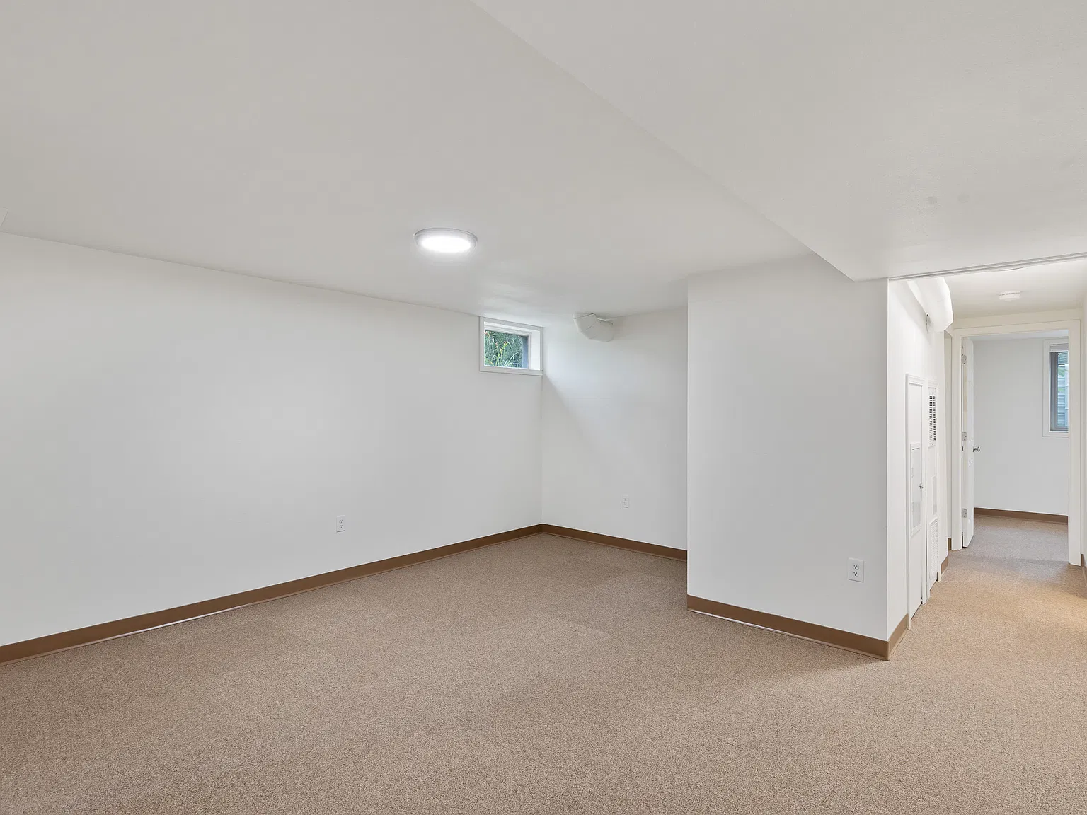 2 bed, 900 sqft, $1,375 — Photo 4