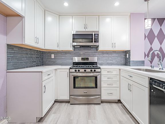 2nd image of 1043 Waltham Rd APT E