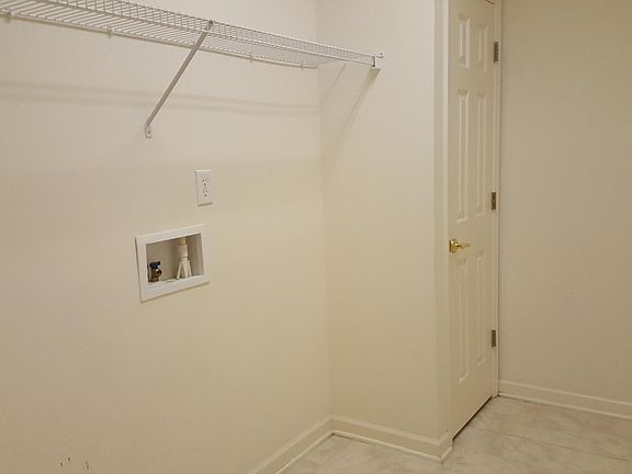 Full size laundry room