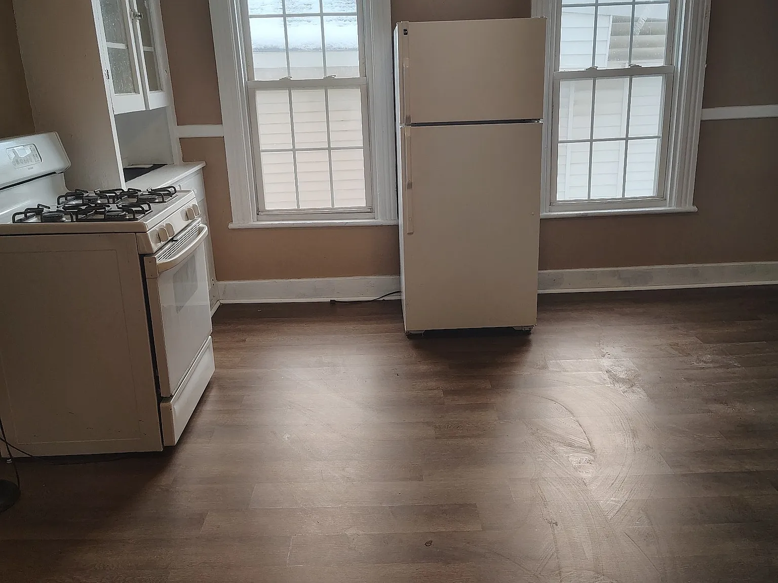 3 bed, $1,200 — Photo 3