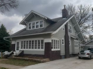 116 1st St, Manning, IA 51455