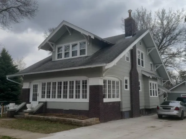 116 1st St, Manning, IA 51455