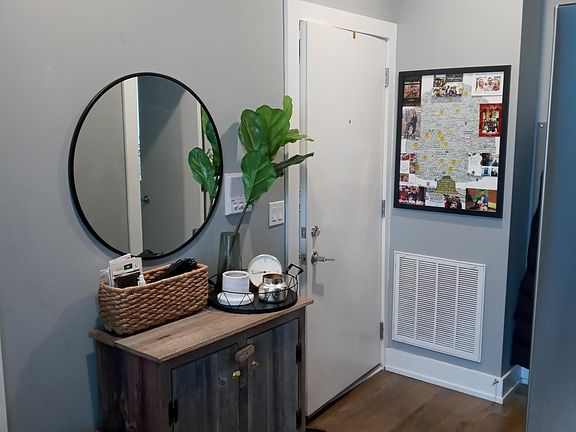 3rd image of 1010 N Ashland Ave #2F