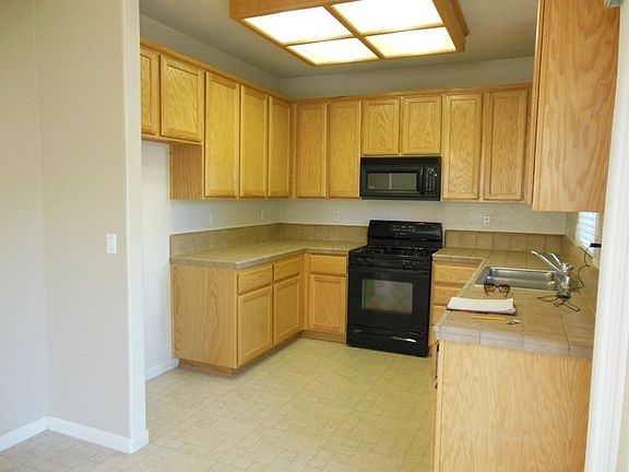 5th image of 3155 Rivermont St