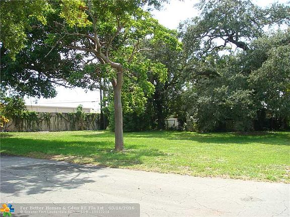 3rd image of 1000 SW 22nd St