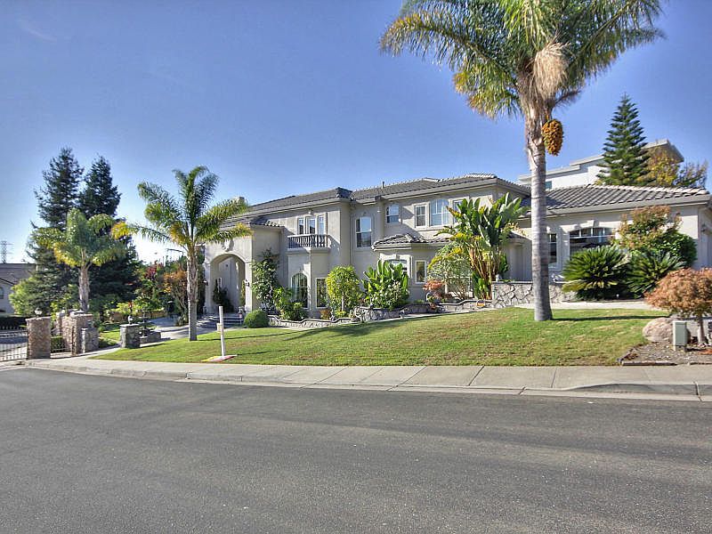 1st image of 651 Vista Hill Ter