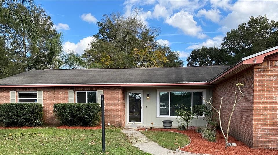 1st image of 2202 Sherbrook Dr