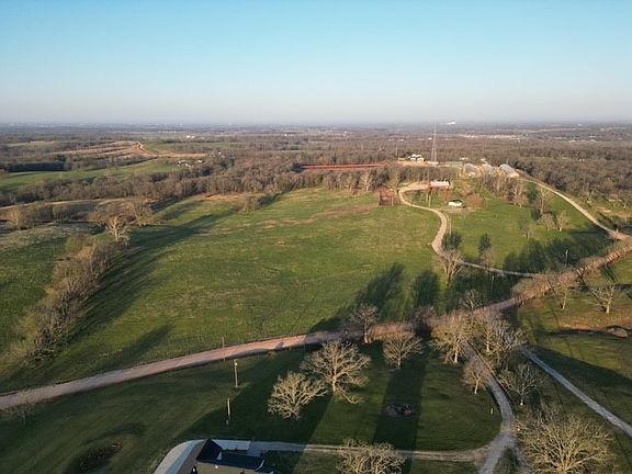 3rd image of 12425 Springtown Rd