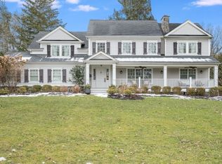 18 West Dr, Livingston, NJ 07039