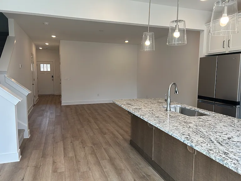 11 Shager Pl — Photo 3