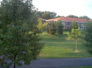 145 Dover Dr APT 13, Des Plaines, IL