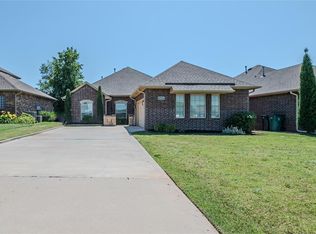 12037 Ashford Dr, Yukon, OK 73099