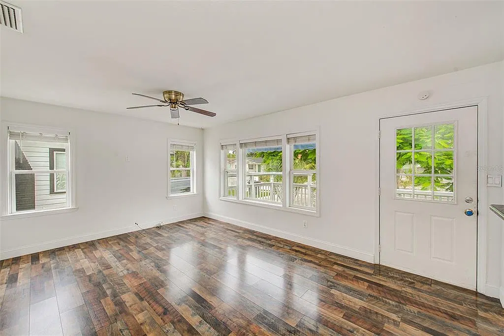 4 bed, 2.0 bath, 1286 sqft, $3,000 — Photo 4