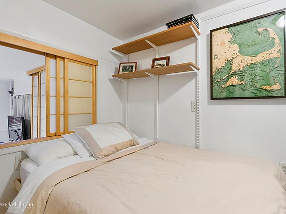 3rd image of 211 Thompson St APT 5H