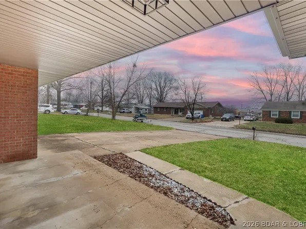 107 Lynn Ave, Eldon, MO 65026