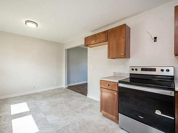 4th image of 6804 Inwood Ln NE