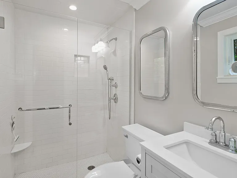 435 13th Ave S — Photo 22