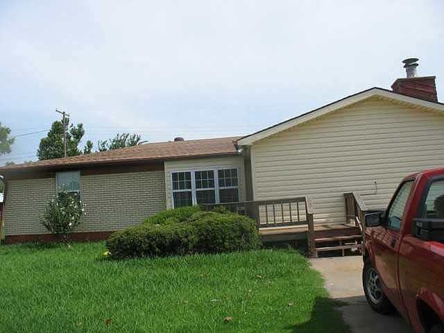 1st image of 400 Wanda Jackson Blvd