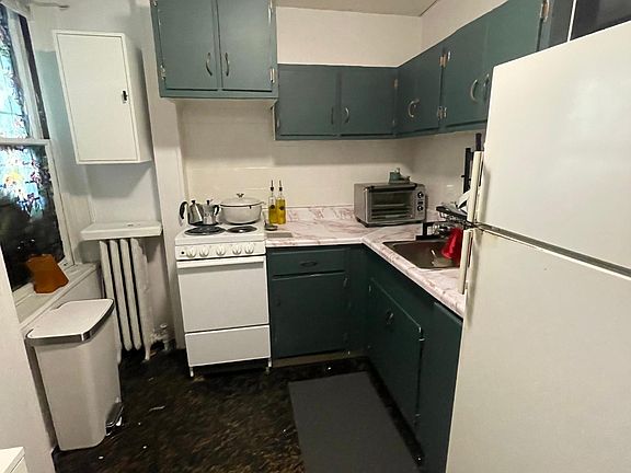 4th image of 198 Saint Paul St #5