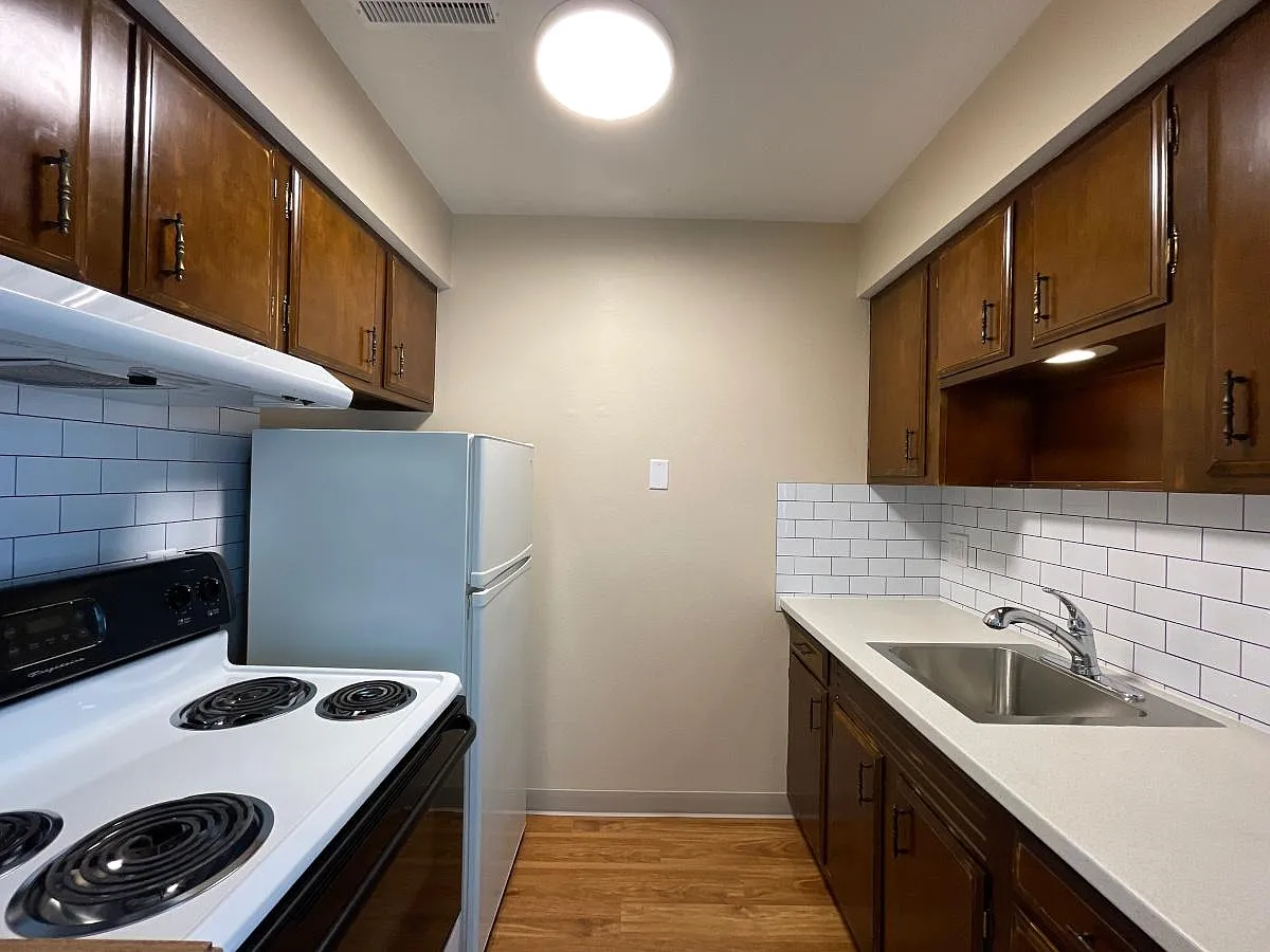 Building Photo - 3306 Grand Ave #9