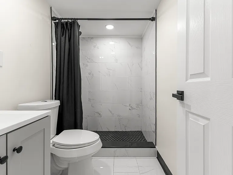 1405 Venice St — Photo 30