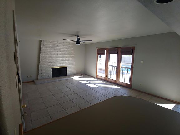 4th image of 2242 E Vista Ave